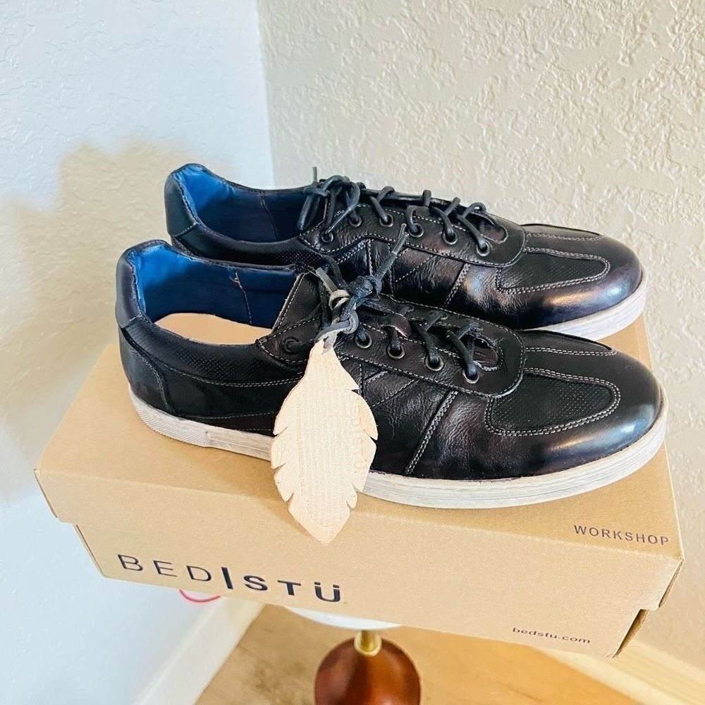 BED STU Men's Muller Leather Sneaker, Pre-Scuffed, Designer,‎ Navy, Size 11, NWT
